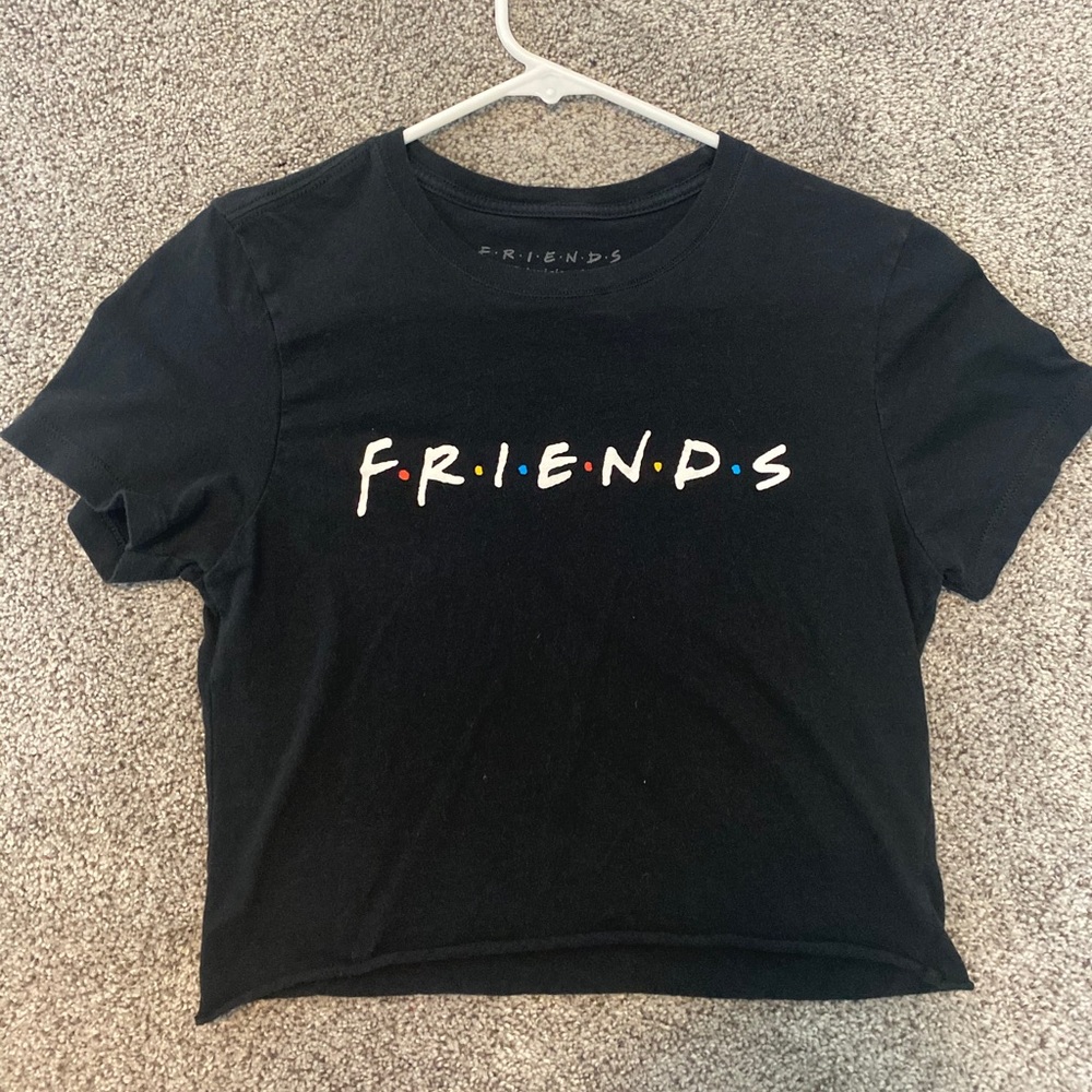 Friends cropped graphic tee